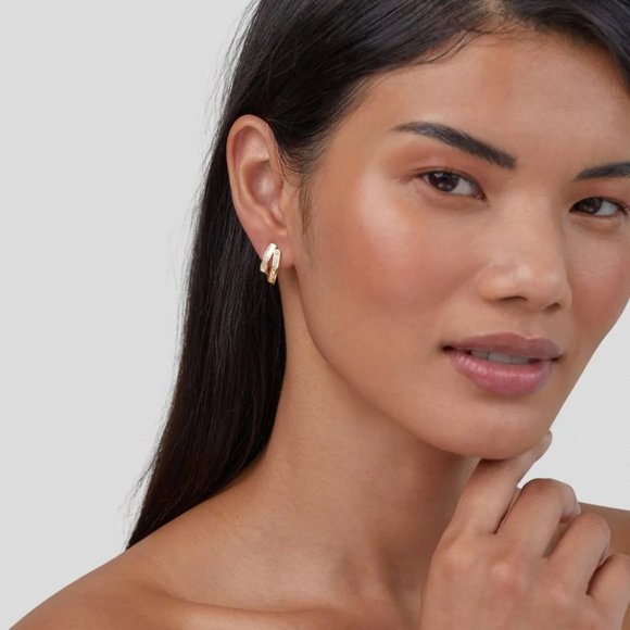 'Timeless Love' Pearl & Crystal Earrings - Picture 4 of 12